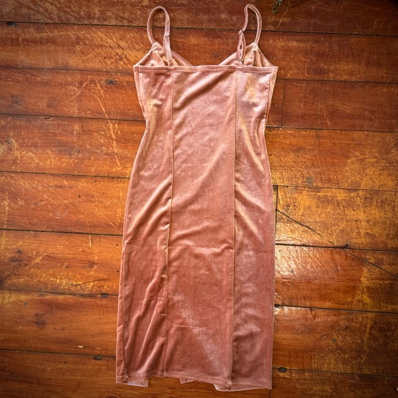 💎2/$20💎 SOFT PINK VELVET DRESS - Picture 6 of 10